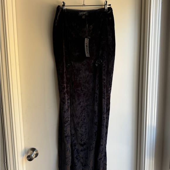 NWT Widow Time Stands Still Maxi Crushed Velvet Skiry M - Picture 2 of 4